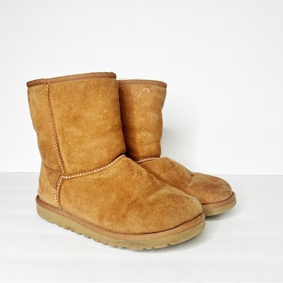 UGG Shoes - UGG Classic Short Chestnut Sherpa Suede Boots Winter Snow Size 5 Women’s